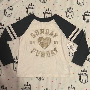 Girls soft T, girls, size 6-7, never worn